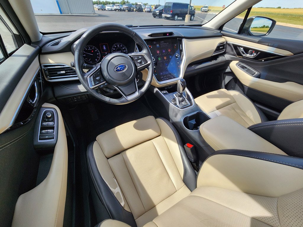 Used 2021 Crystal White Pearl Subaru Limited image 11