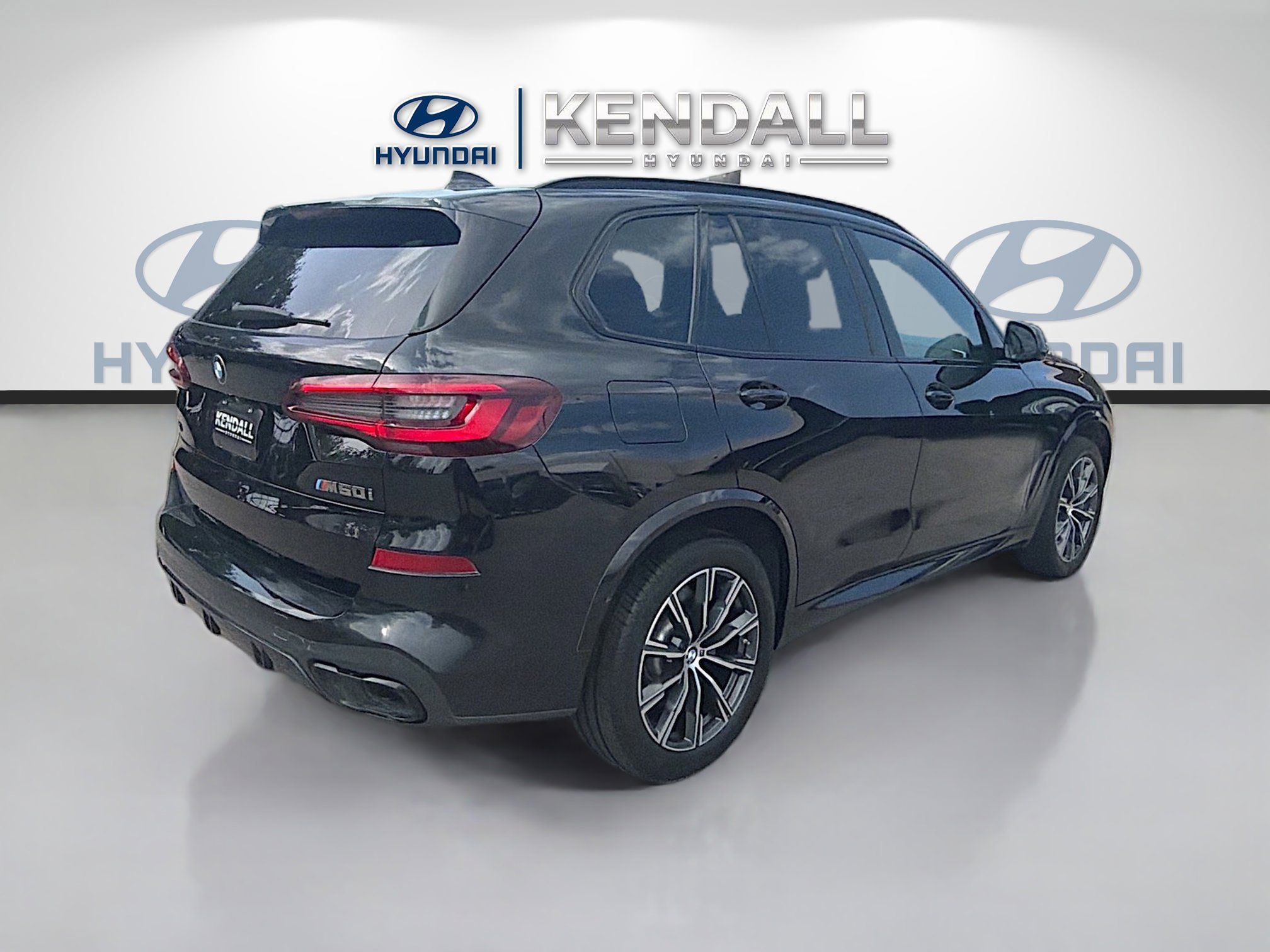 Used 2021 Black Sapphire Metallic BMW M50i image 6