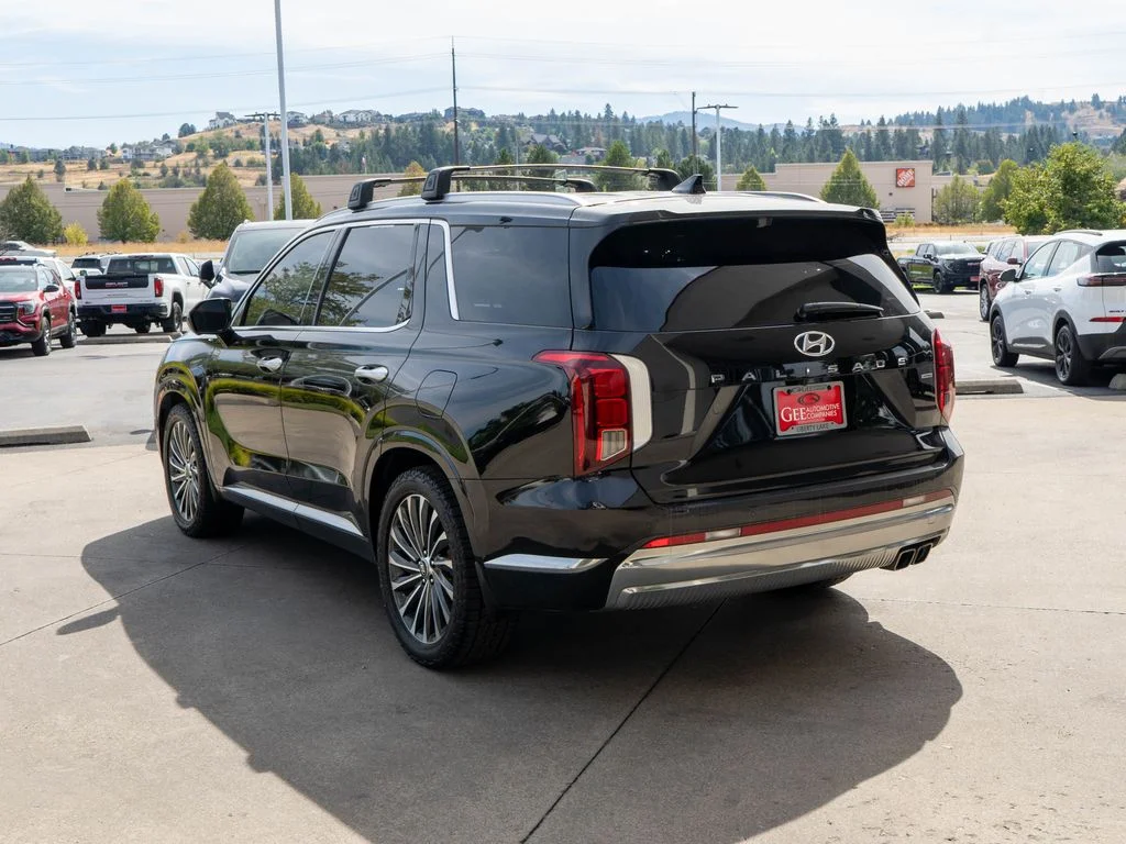 Used 2023 Black Hyundai Calligraphy image 5