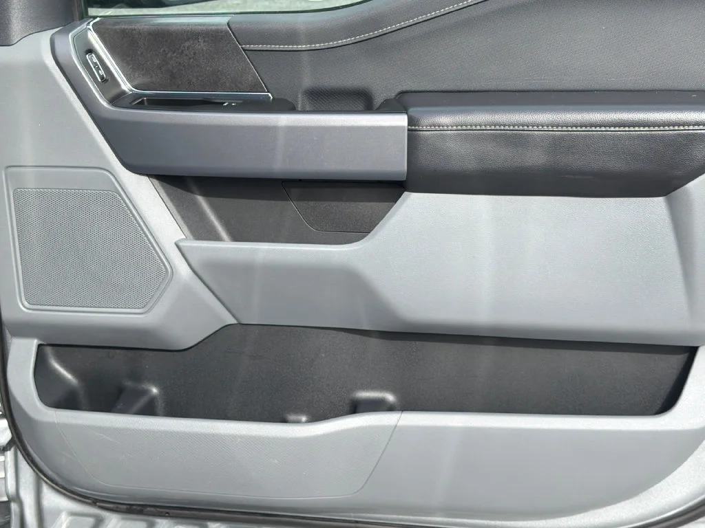 Used 2025 Silver Ford XLT image 14