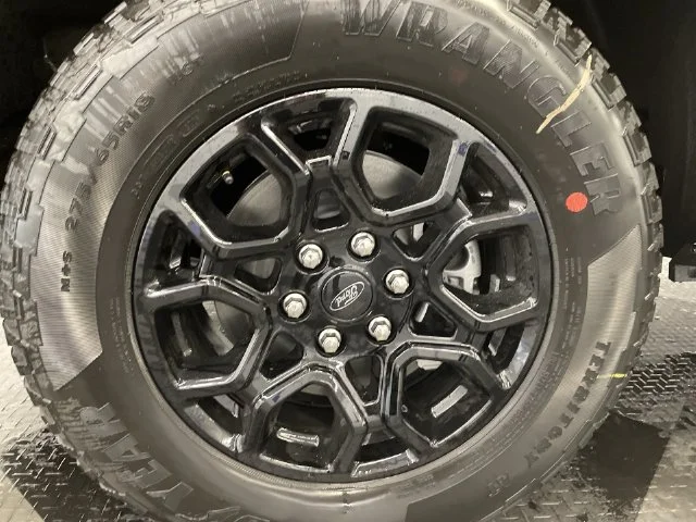 New 2026 Oxford White Ford XLT image 10