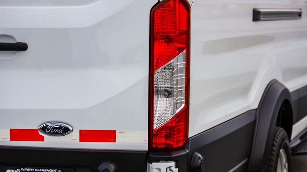 Used 2024 Oxford White Ford Base image 10