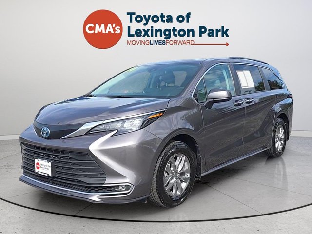 2024 Toyota Sienna XLE