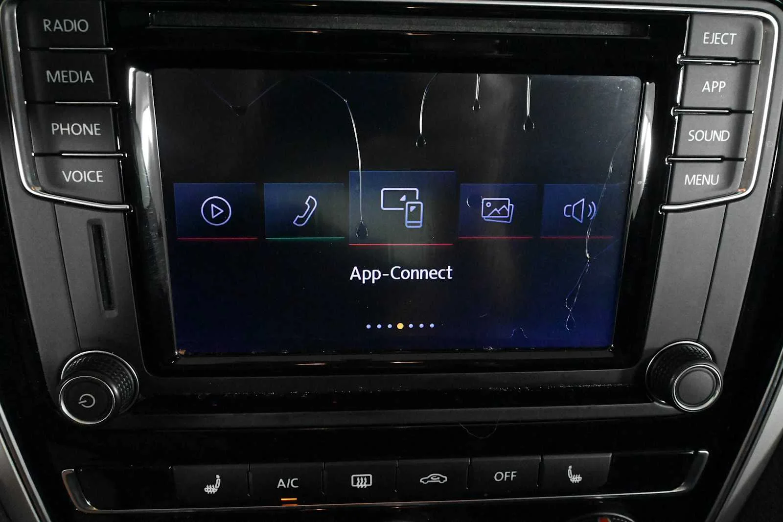 Used 2019 Platinum Gray Metallic Volkswagen 2.0T Wolfsburg Edition image 23