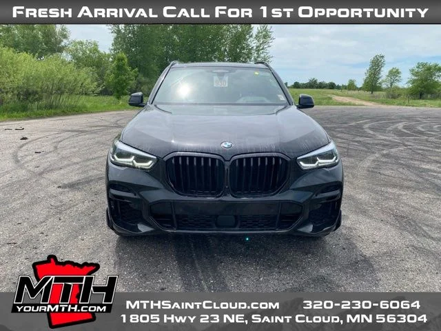 Used 2022 Black BMW M50i image 3