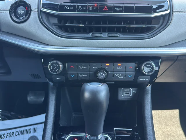 Used 2025 Silver Jeep Limited image 21