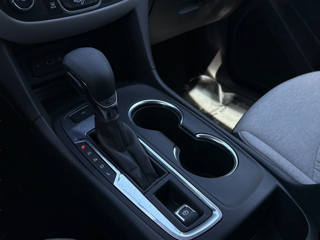 Used 2023 Summit White Chevrolet LT image 18