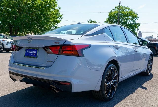 Used 2023 Gray Nissan 2.5 SR image 6