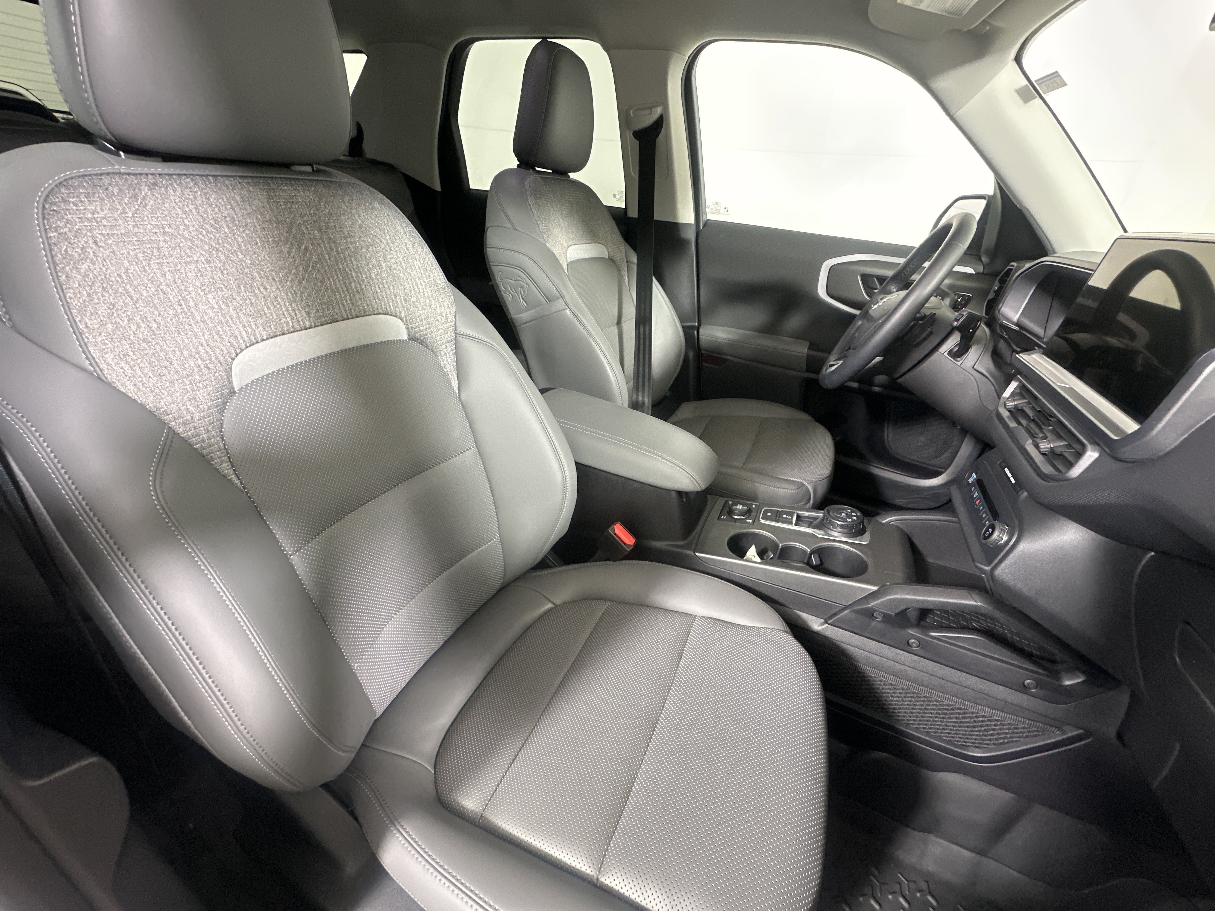 Certified Used 2025 White Ford Badlands image 25