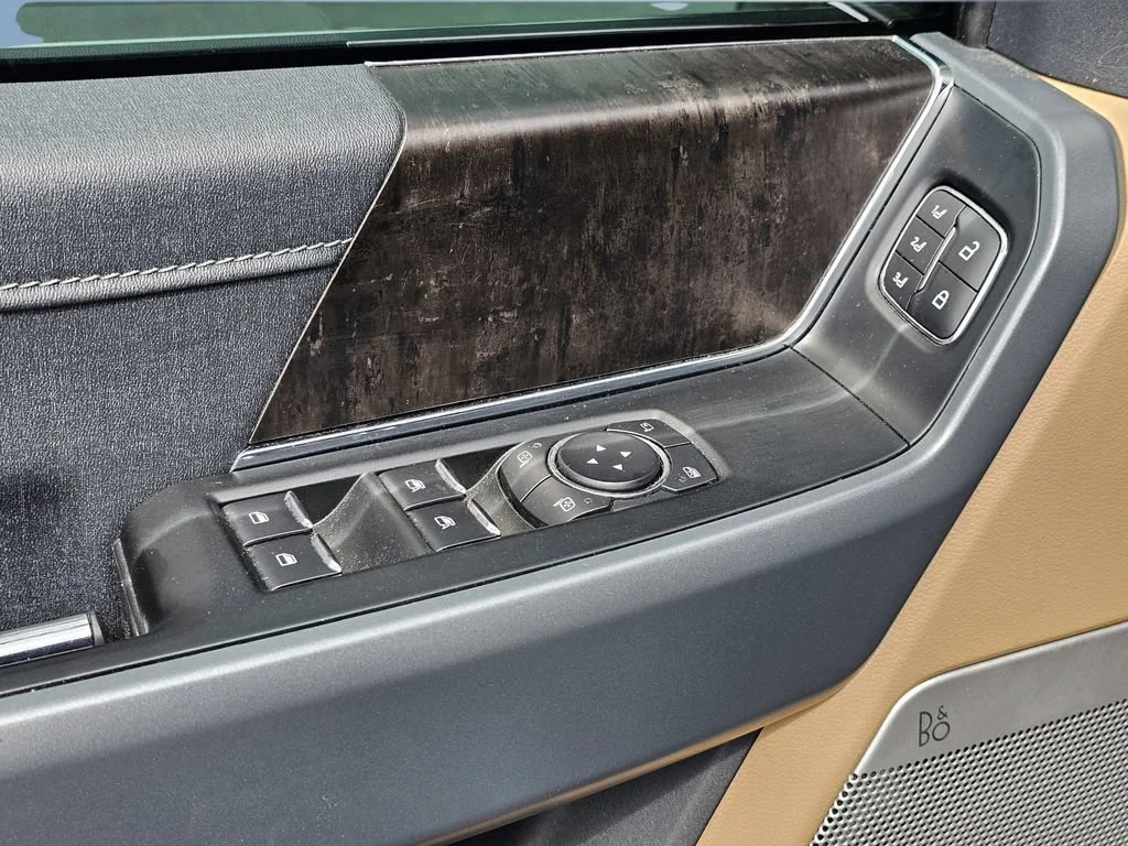 Used 2022 Agate Black Metal Ford XL image 15