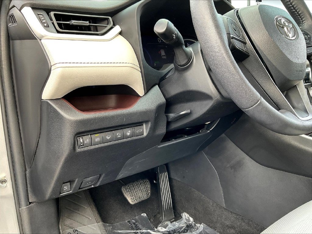 Used 2022 Silver Toyota Limited image 26
