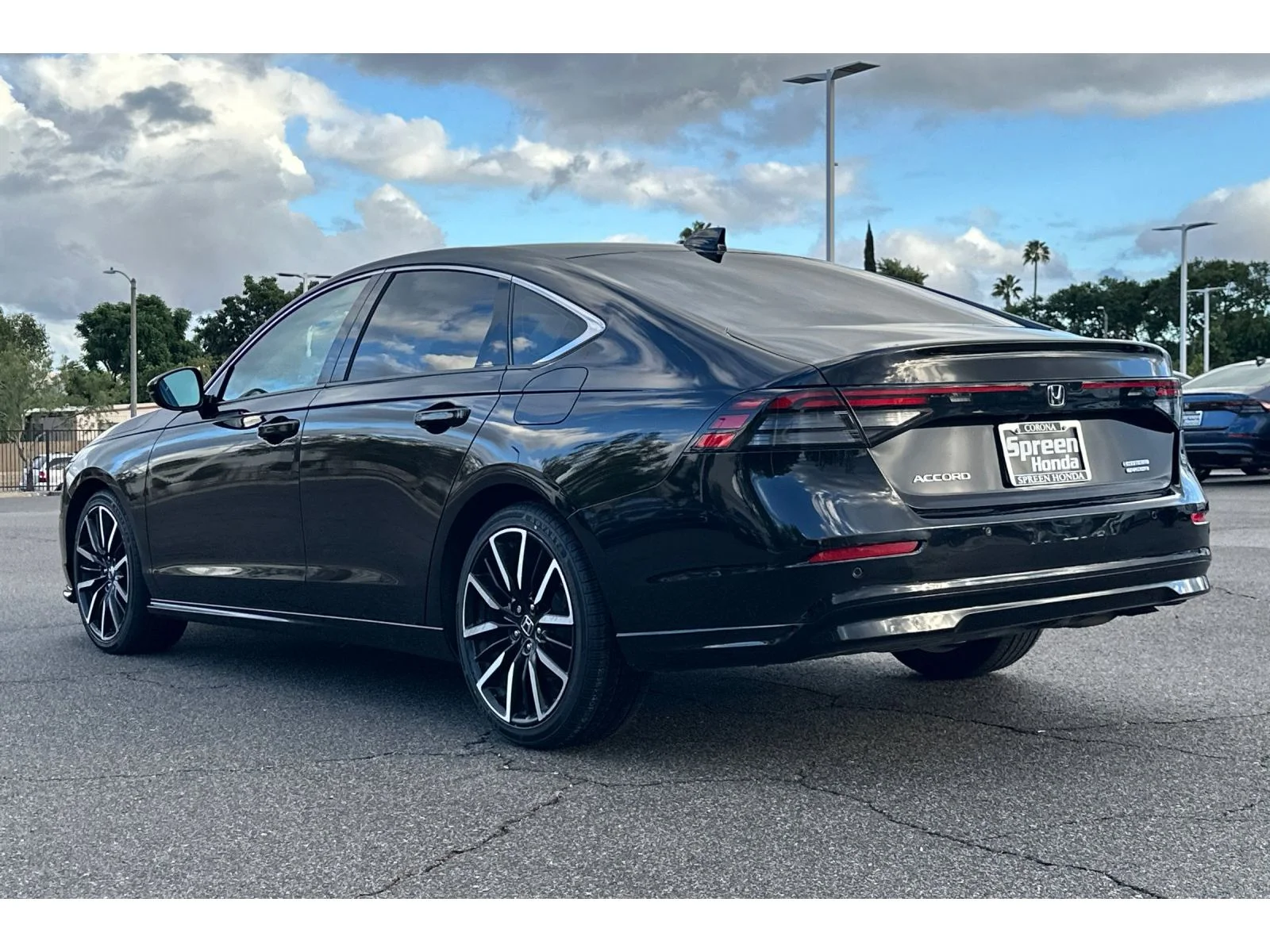 Used 2025 Crystal Black Pearl Honda Touring image 3