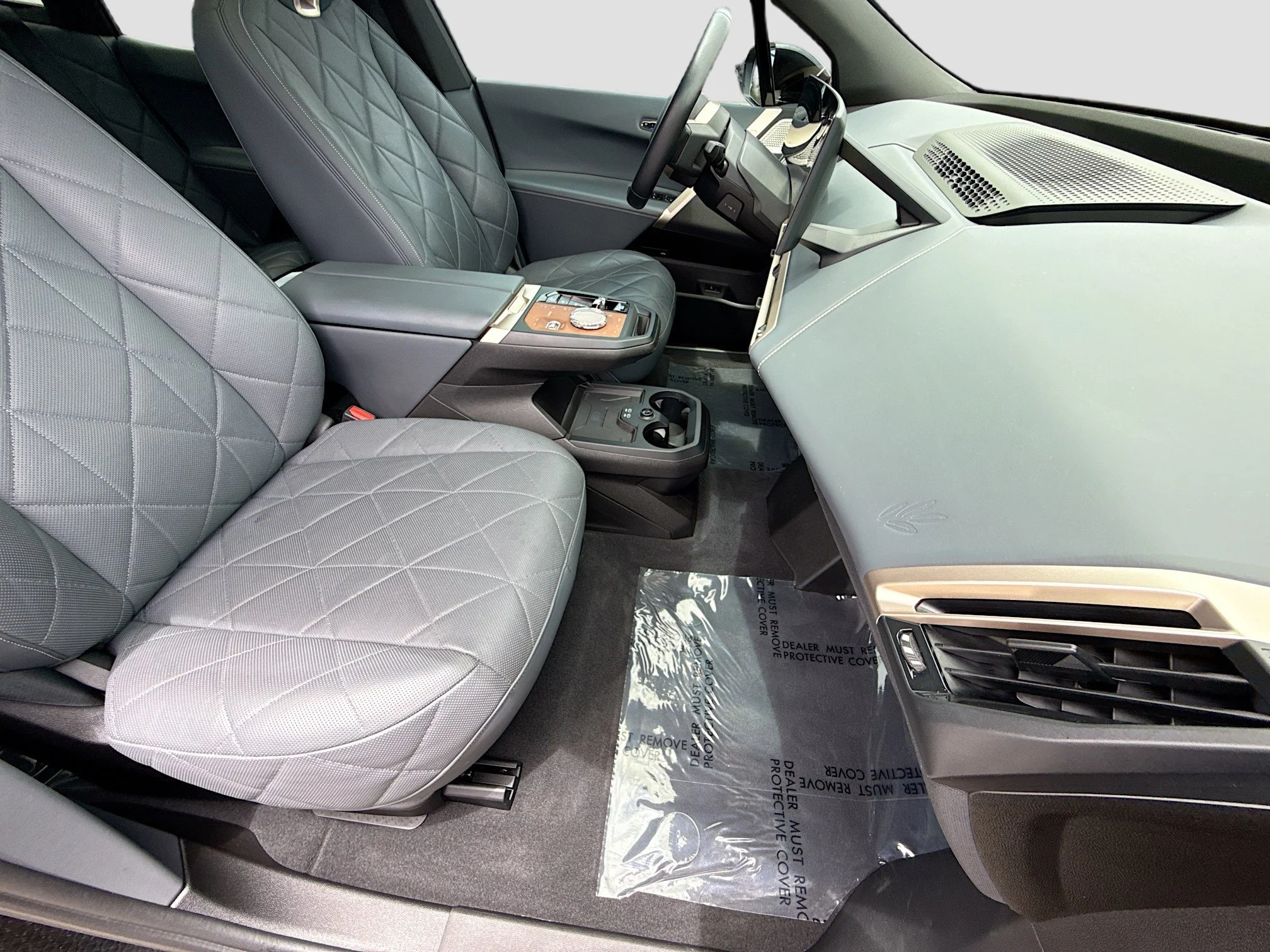 Certified Used 2023 Black Sapphire Metallic BMW M60 image 16