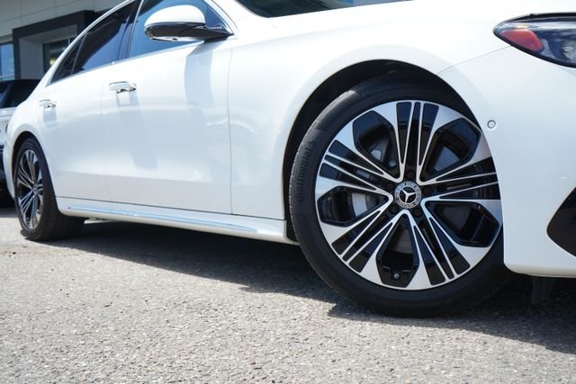 Certified Used 2025  Mercedes-Benz E 350 image 10
