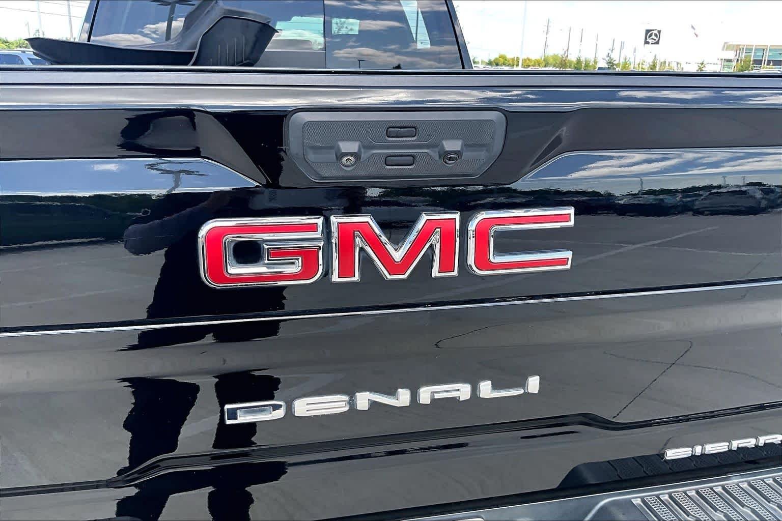 Used 2021 Onyx Black GMC Denali image 10