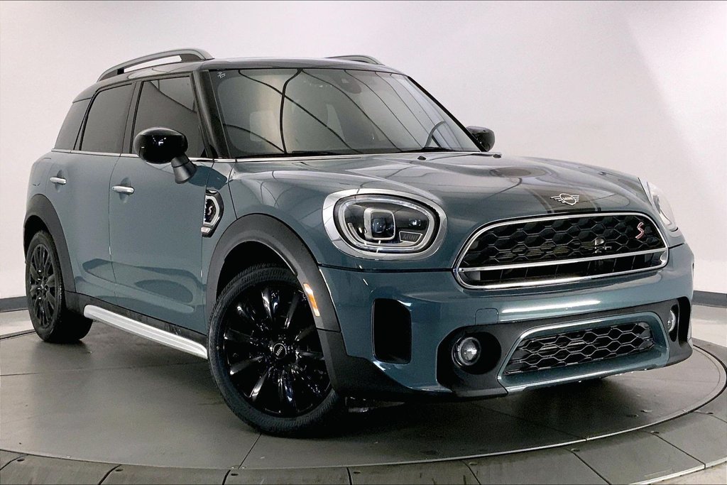Used 2022 Sage Green Metallic MINI  image 33