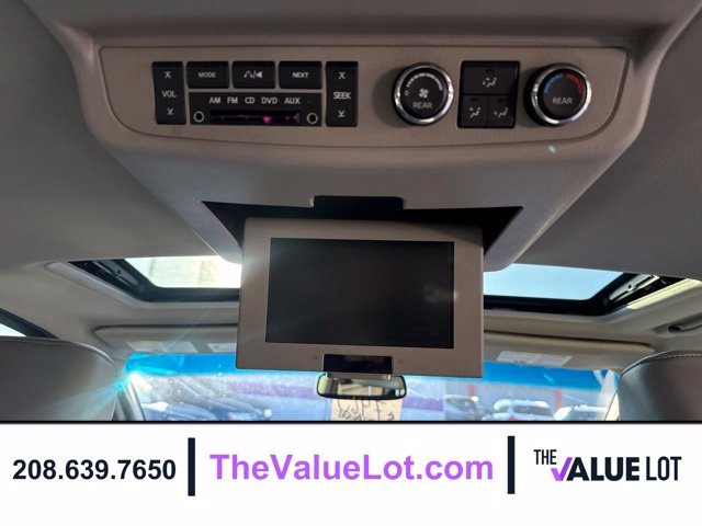 Used 2010 White Nissan Platinum image 19