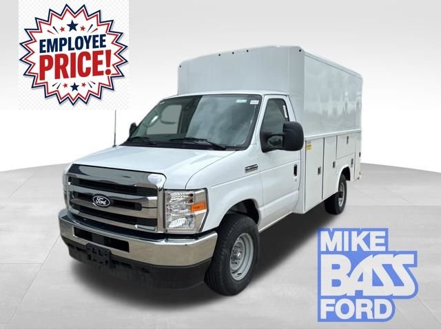 2026 Ford E-Series SRW E-350 Super Duty 138 in WB's photo