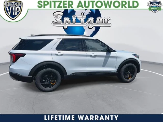 New 2026 Space White Metallic Ford Tremor® image 37