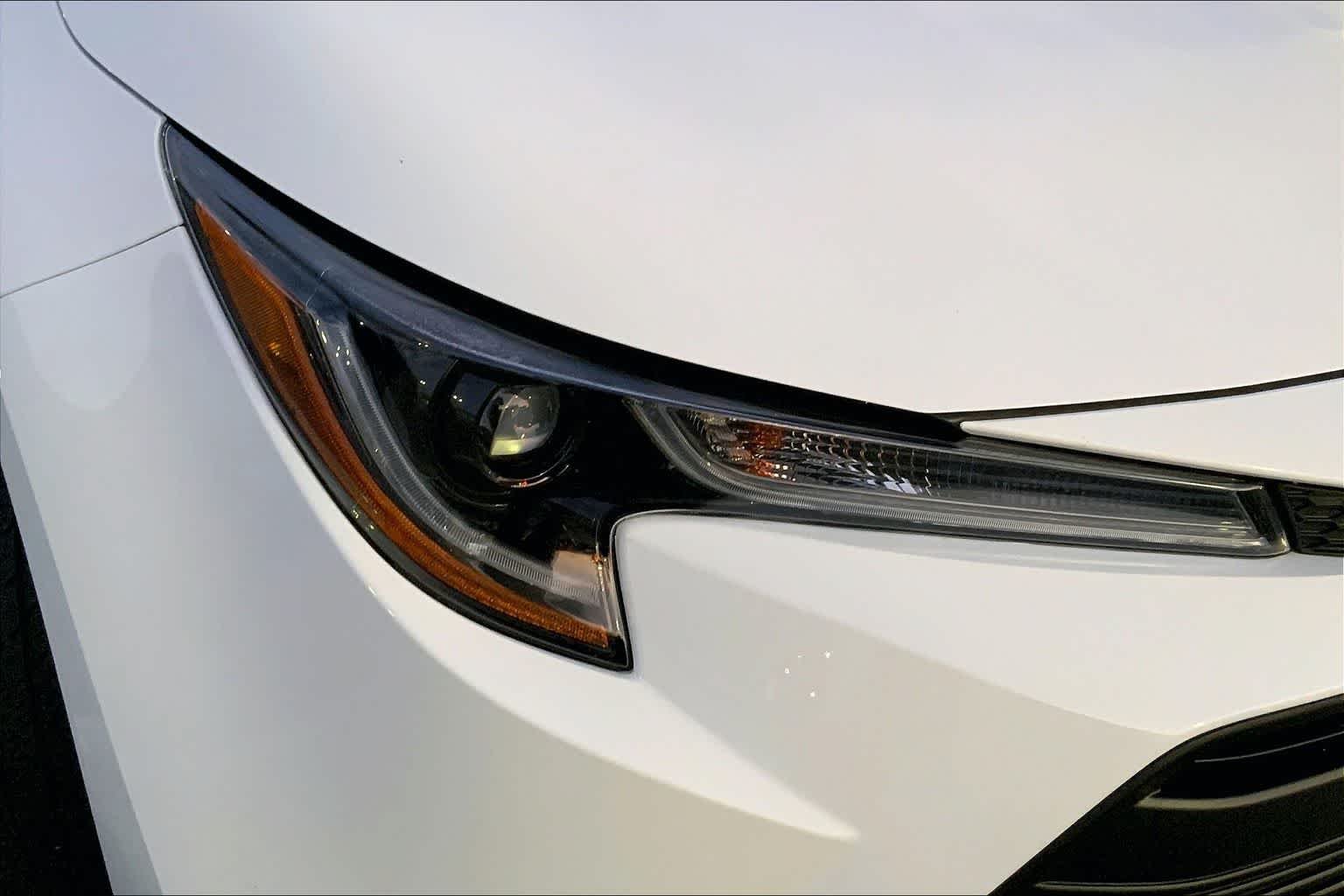 Used 2026 Ice Cap Toyota LE image 26