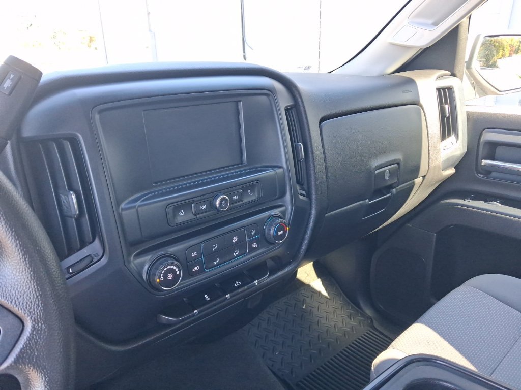 Used 2017  GMC Base image 10