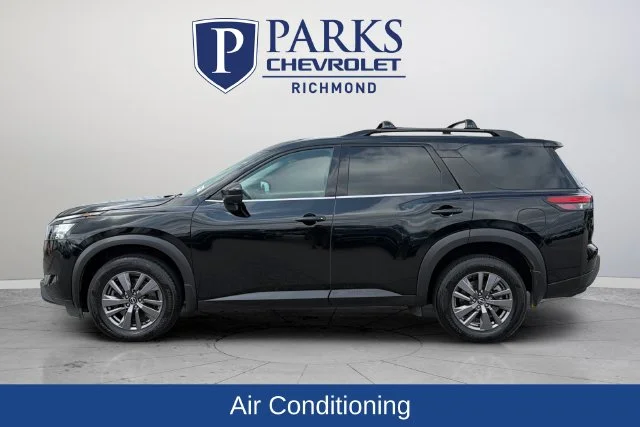 Used 2023 Black Nissan SV image 4