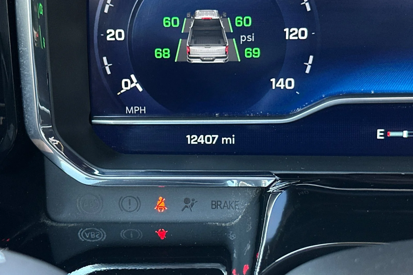 Used 2025 White Chevrolet LT image 24