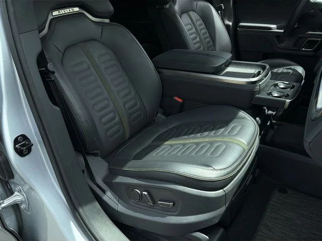 Used 2024  Rivian Adventure image 31