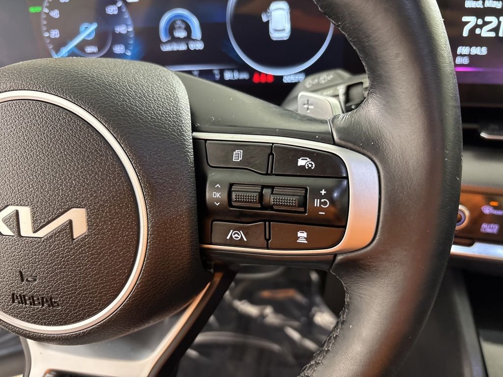 Used 2025 Blue Kia SX-Prestige image 31