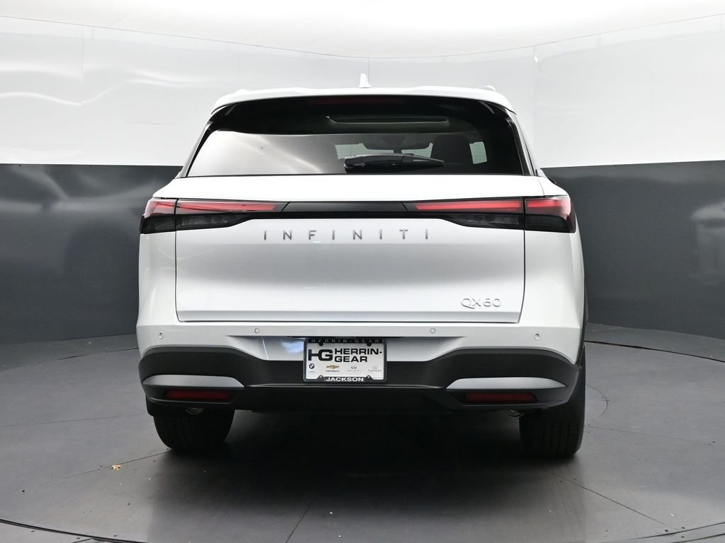 New 2027 RADIANT WHITE INFINITI Luxe FWD image 6