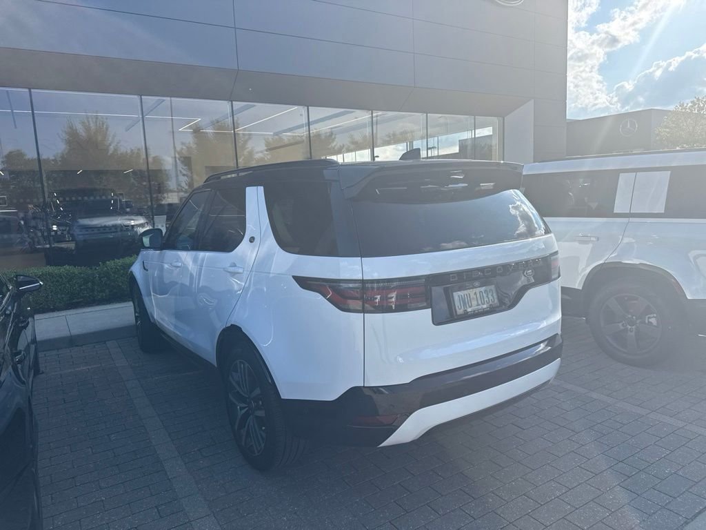 Used 2023 Fuji White Land Rover S R-Dynamic image 6