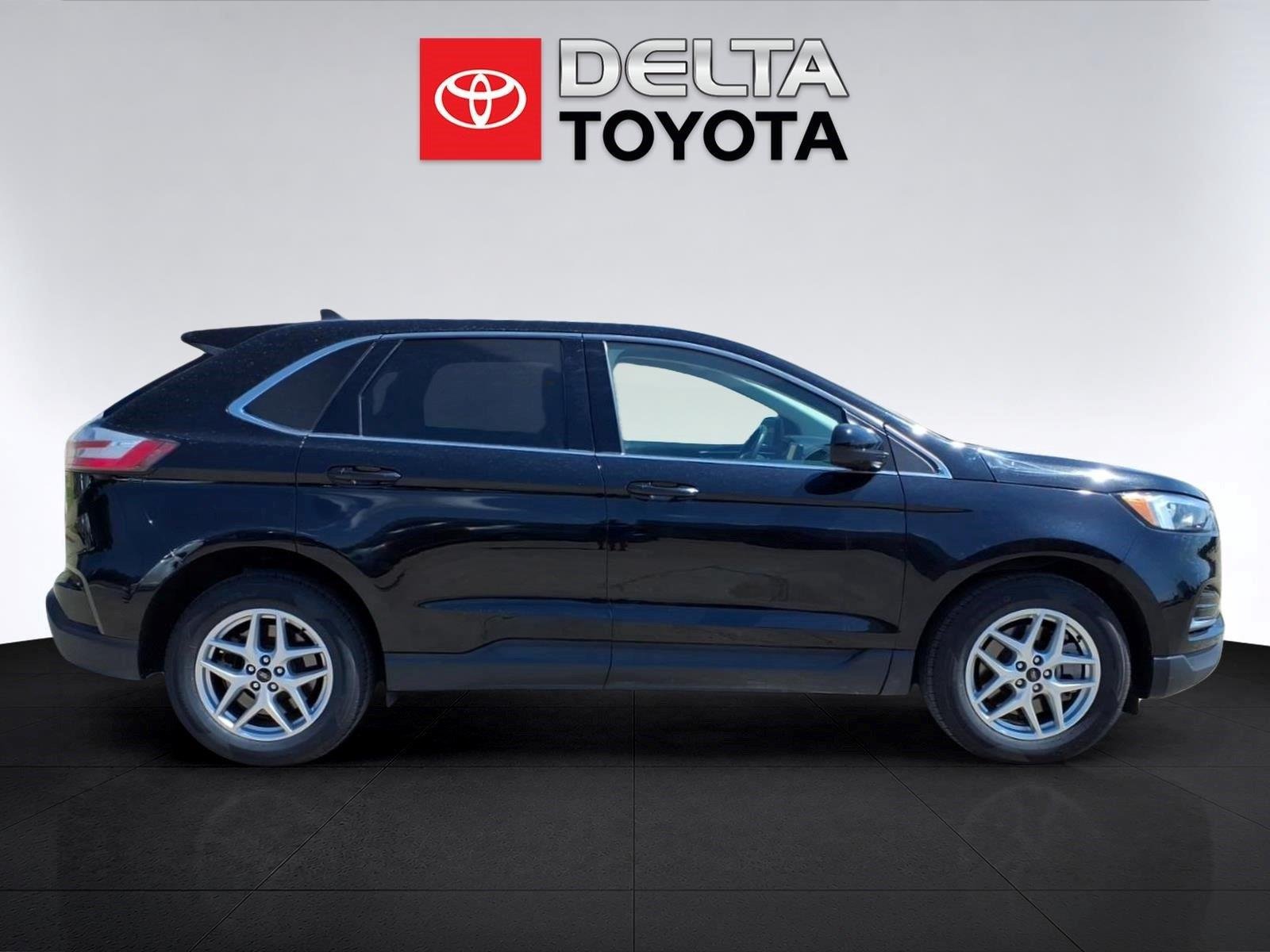 Used 2024 Agate Black Ford SEL image 6
