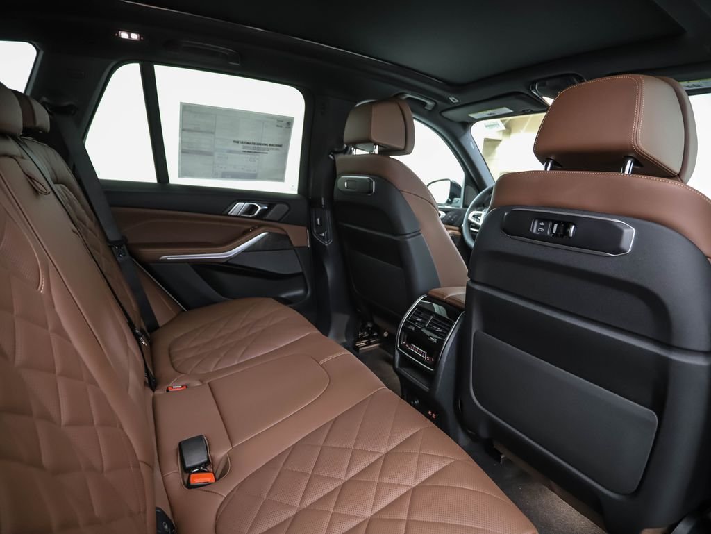 New 2026 White Metallic BMW xDrive40i image 26