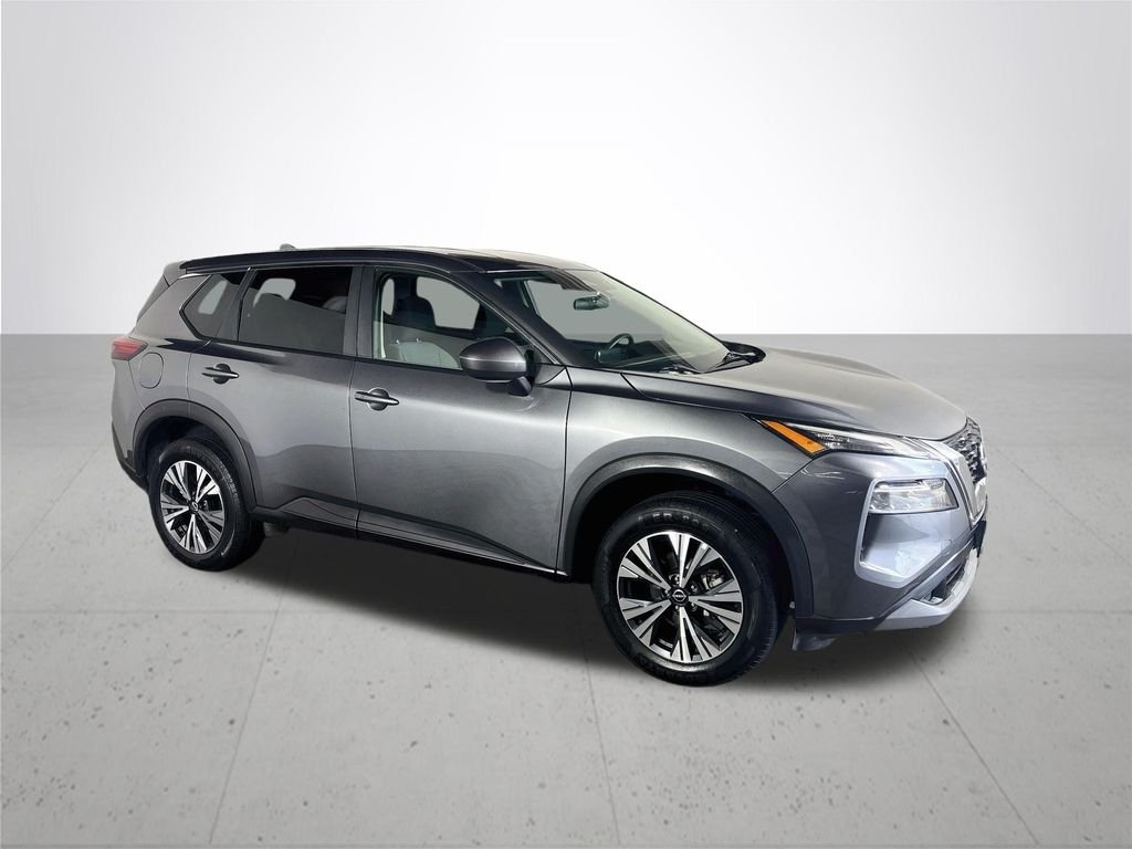 Used 2023 Gun Metallic Nissan SV image 4