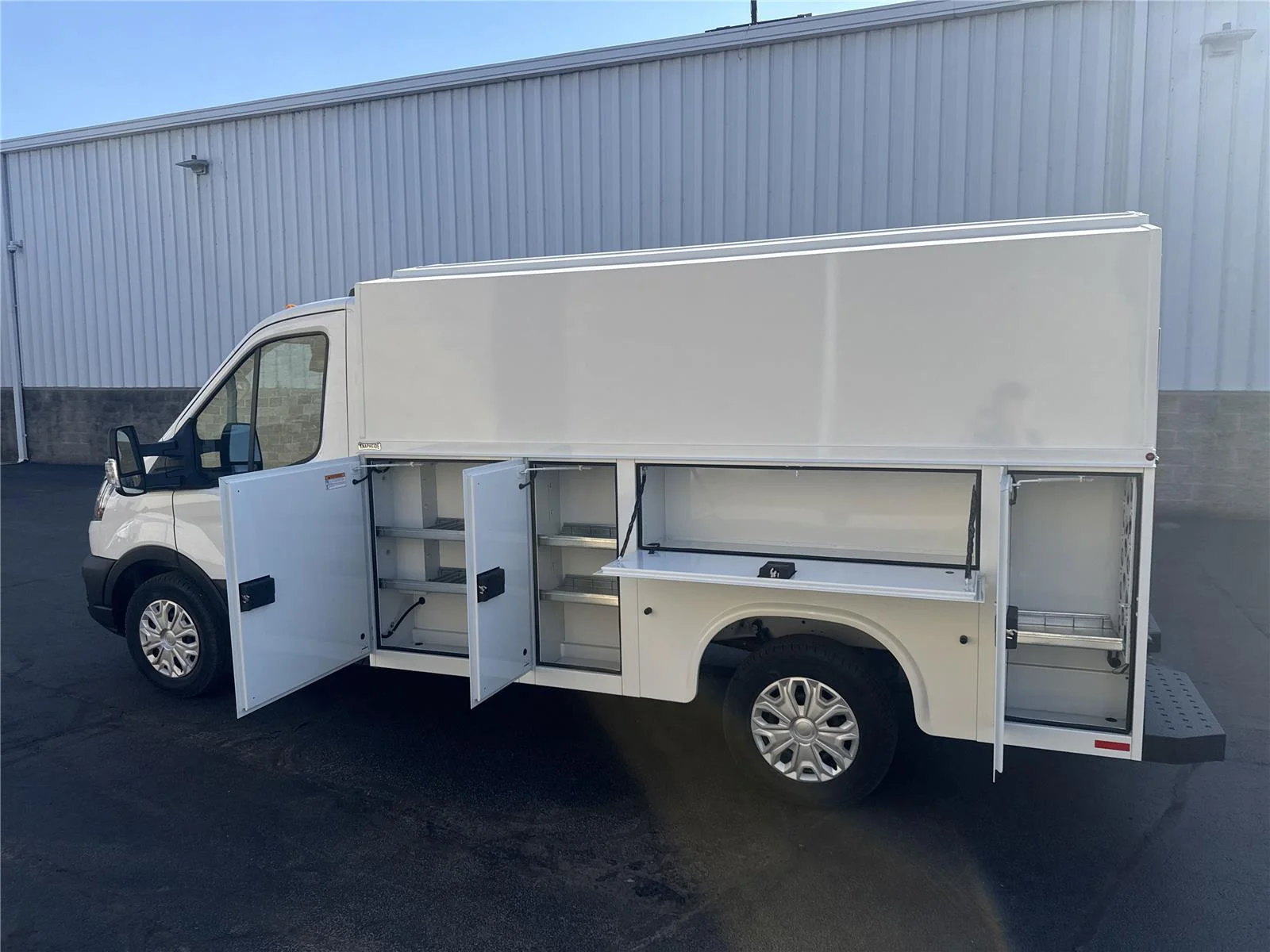 Used 2024 Oxford White Ford T350 RWD SRW image 2