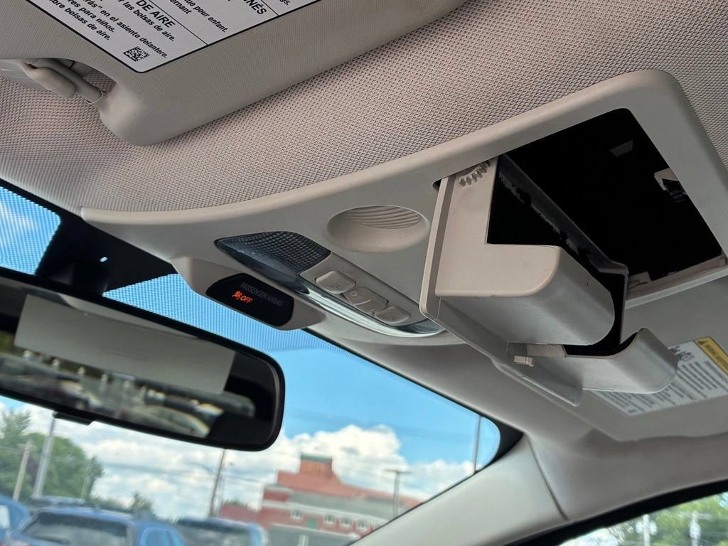 Used 2020  Ford S image 23