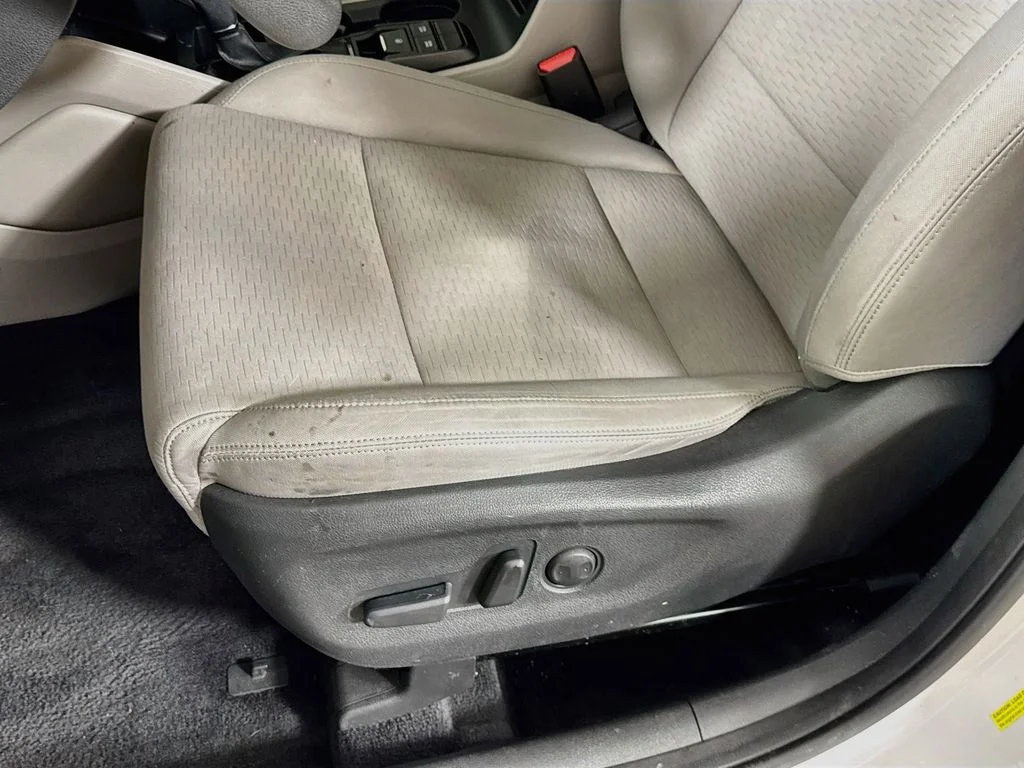 Used 2019 White Hyundai Value image 23