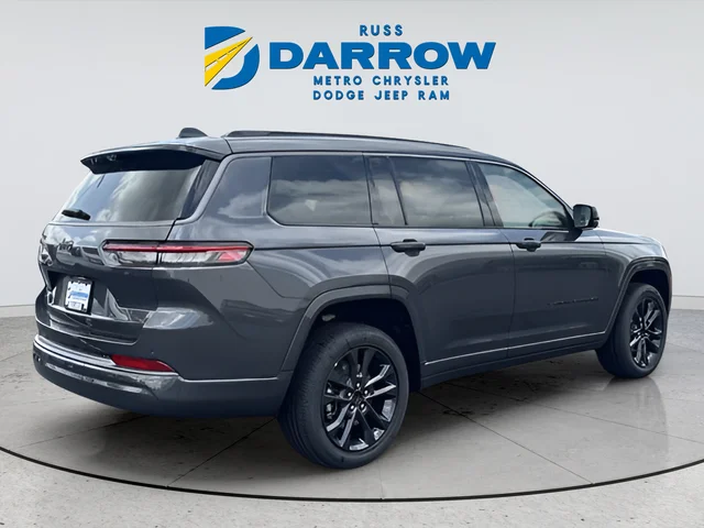 New 2026 Baltic Gray Metallic Clear-Coat Exterior Paint Jeep Limited image 5