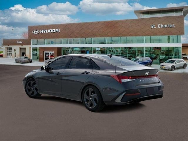 Used 2026 Gray Hyundai SEL Sport image 4