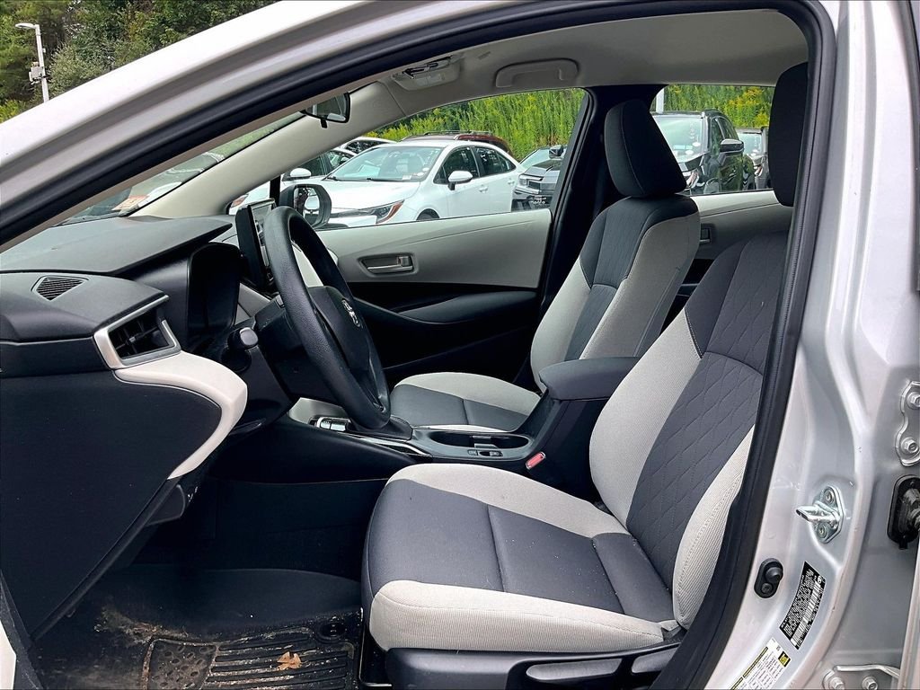 Used 2023 Silver Toyota LE image 4
