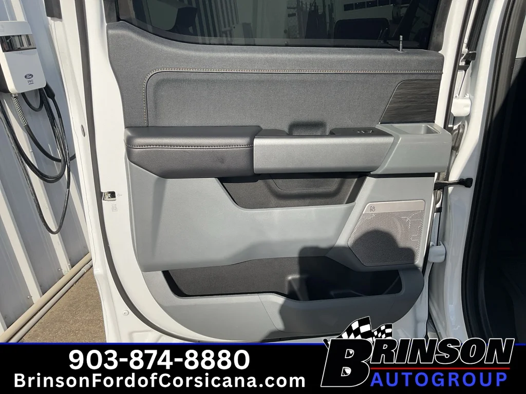 Used 2025 Oxford White Ford LARIAT image 14