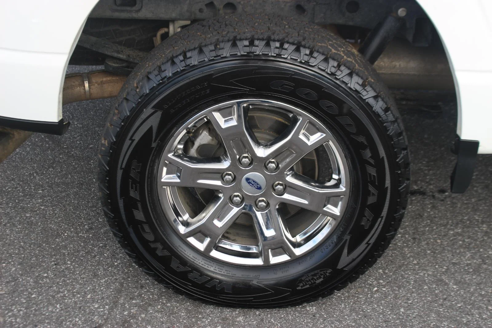 Used 2023 White Ford XL image 37