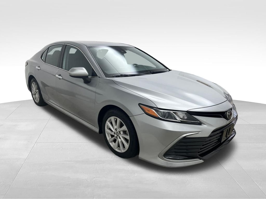 Used 2022 Silver Toyota LE image 7