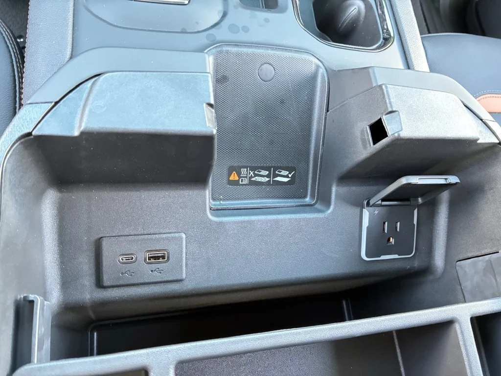 Used 2024 Summit White GMC AT4 image 30