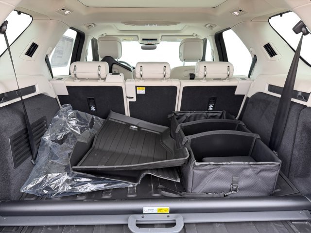 New 2026 Varesine Blue Land Rover S image 18