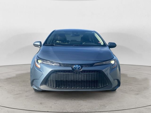 Used 2021  Toyota LE image 2