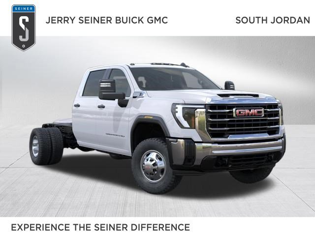2026 GMC Sierra 4WD Crew Cab Chassis Pro's photo