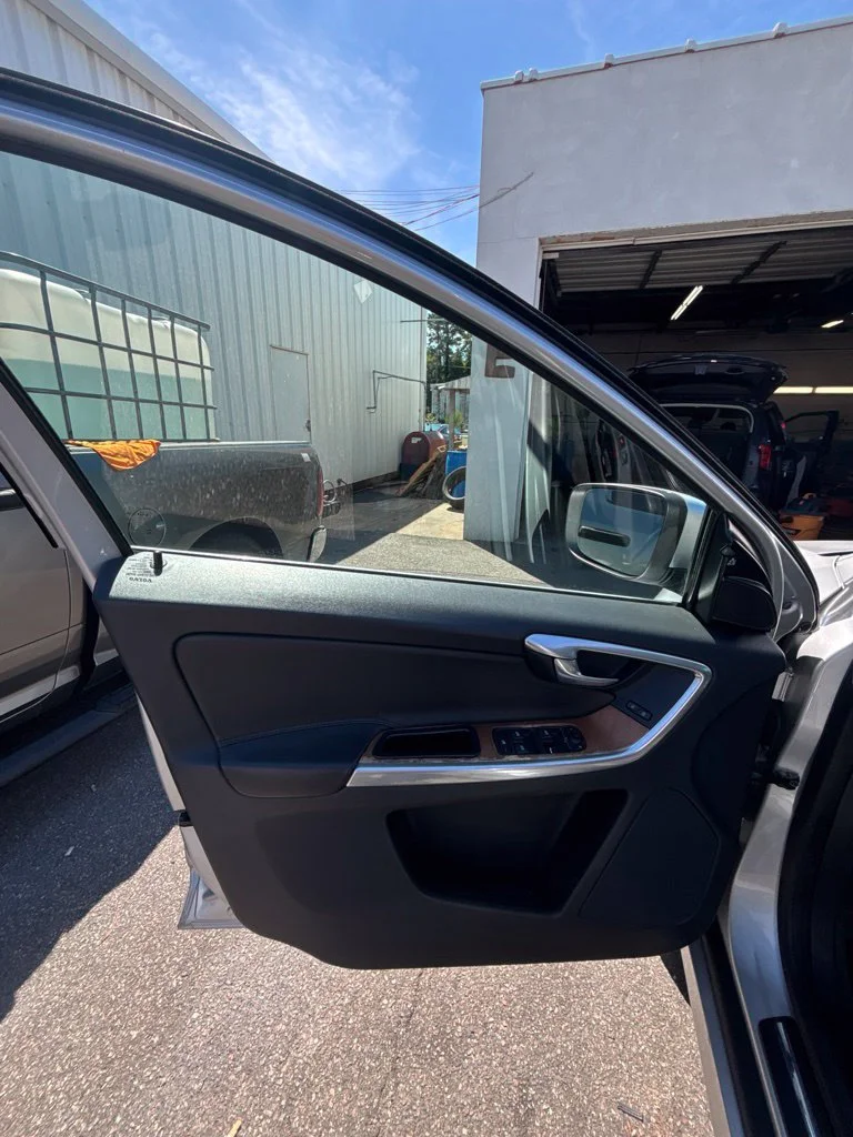 Used 2017 Silver Volvo T5 Inscription image 10