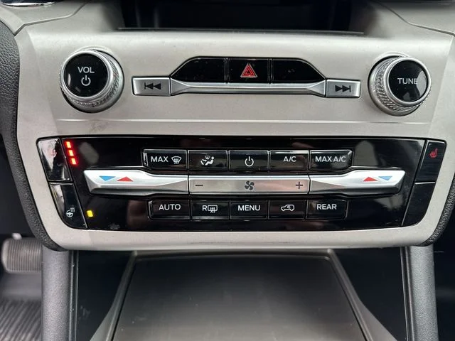 Used 2023 Black Metallic Ford XLT image 20