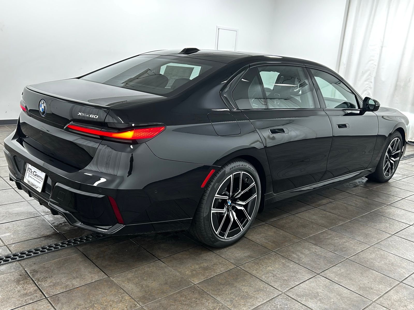 New 2026 Black Sapphire Metallic BMW xDrive60 image 7